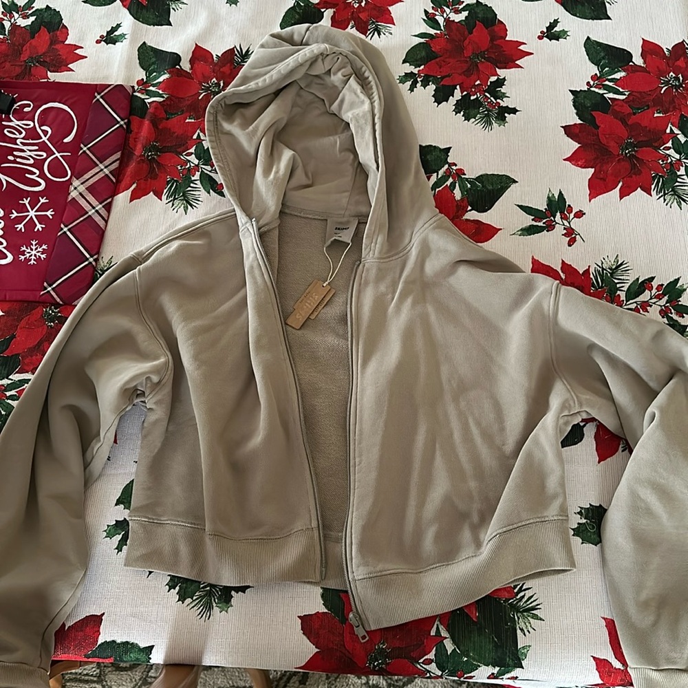 SKIMS outdoor zip up hoodie XL